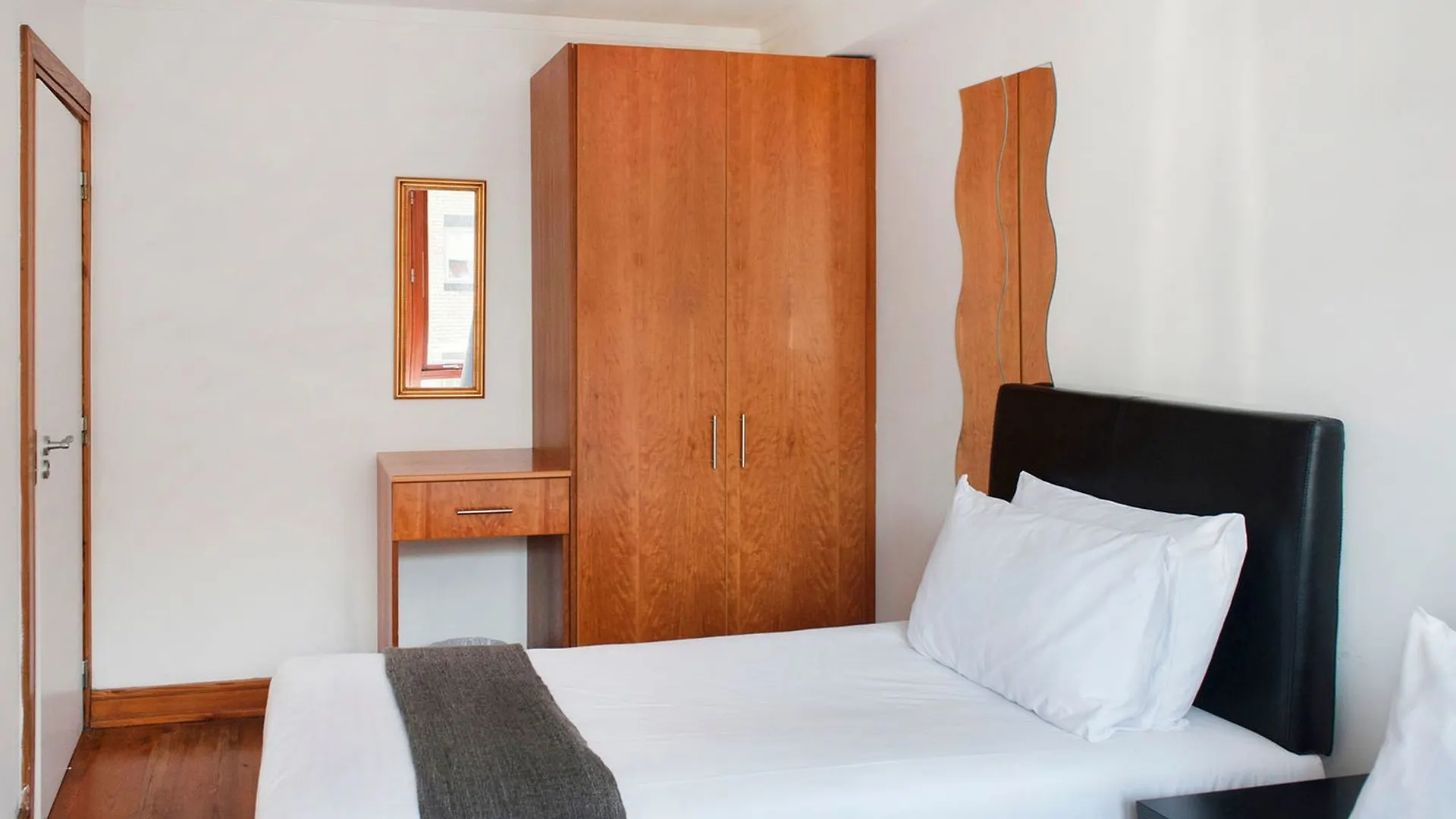 아파트 Metrostays - Temple Bar 25 더블린 아일랜드